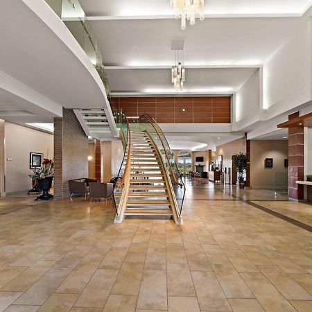 Best Western Plus Orangeville Inn & Suites Esterno foto