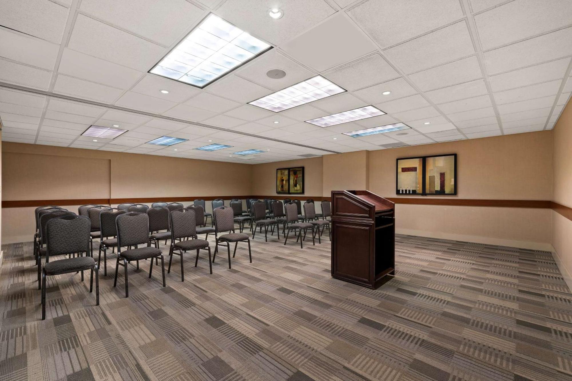 Best Western Plus Orangeville Inn & Suites Esterno foto