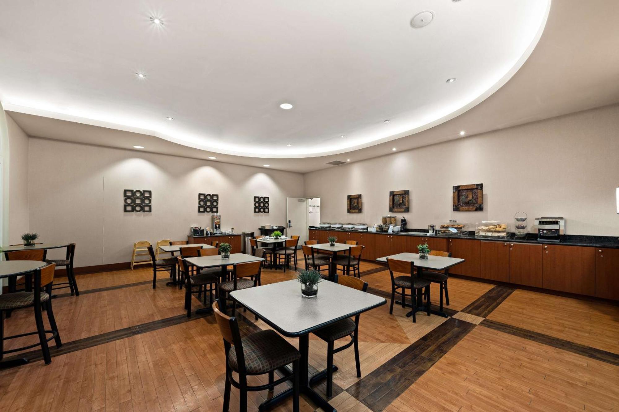 Best Western Plus Orangeville Inn & Suites Esterno foto