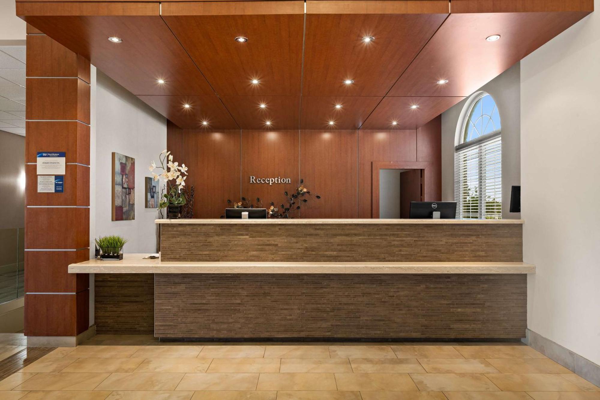 Best Western Plus Orangeville Inn & Suites Esterno foto