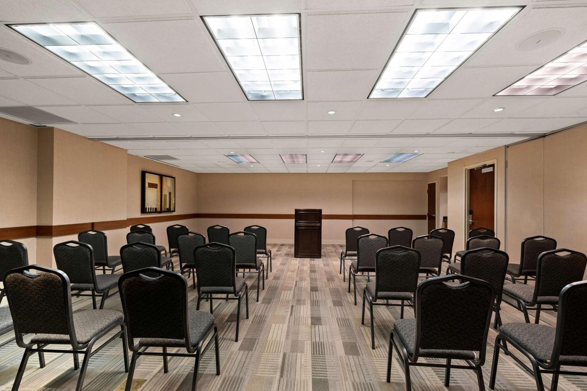 Best Western Plus Orangeville Inn & Suites Esterno foto