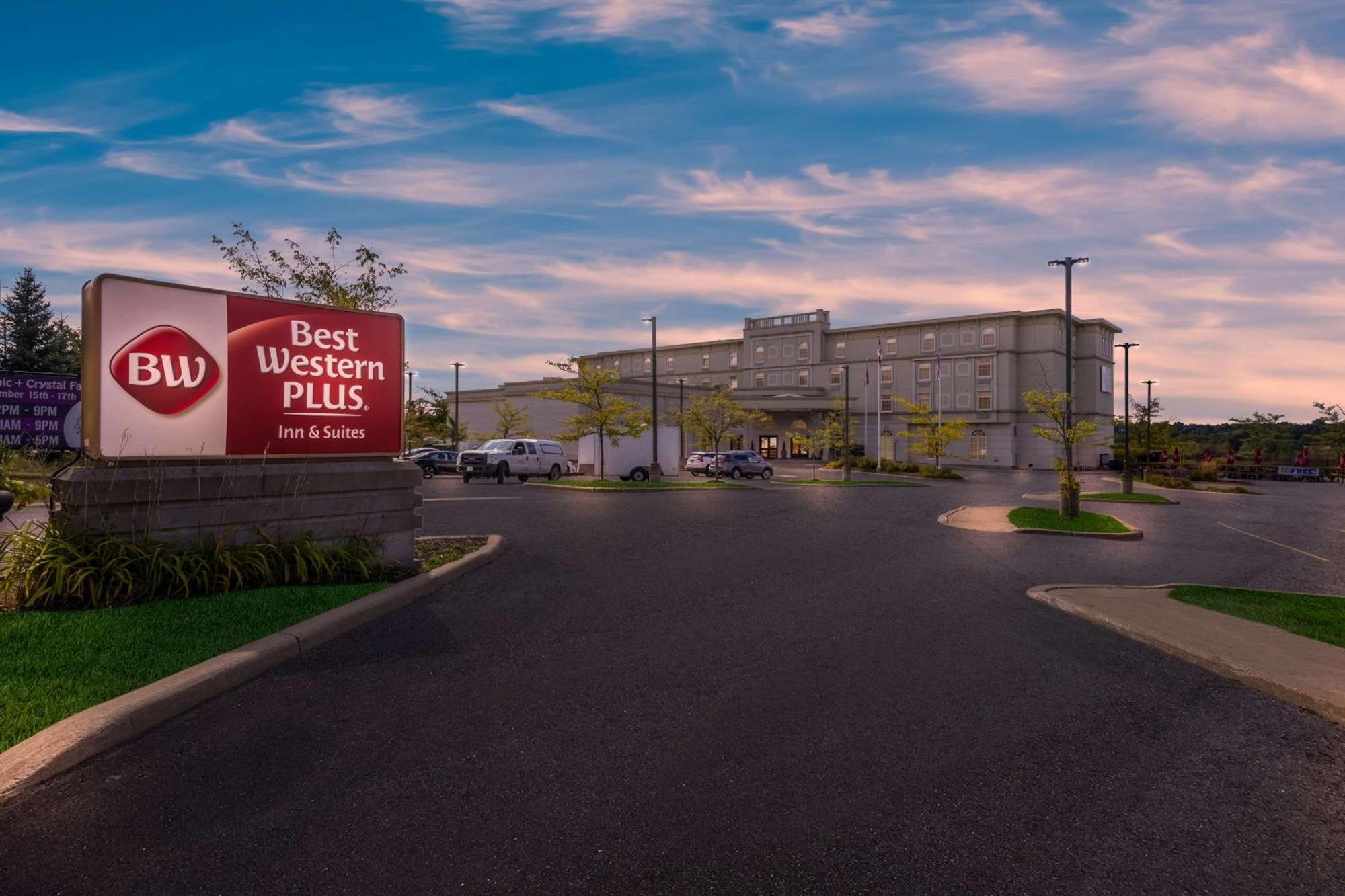 Best Western Plus Orangeville Inn & Suites Esterno foto